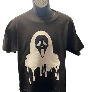 Black scream tee